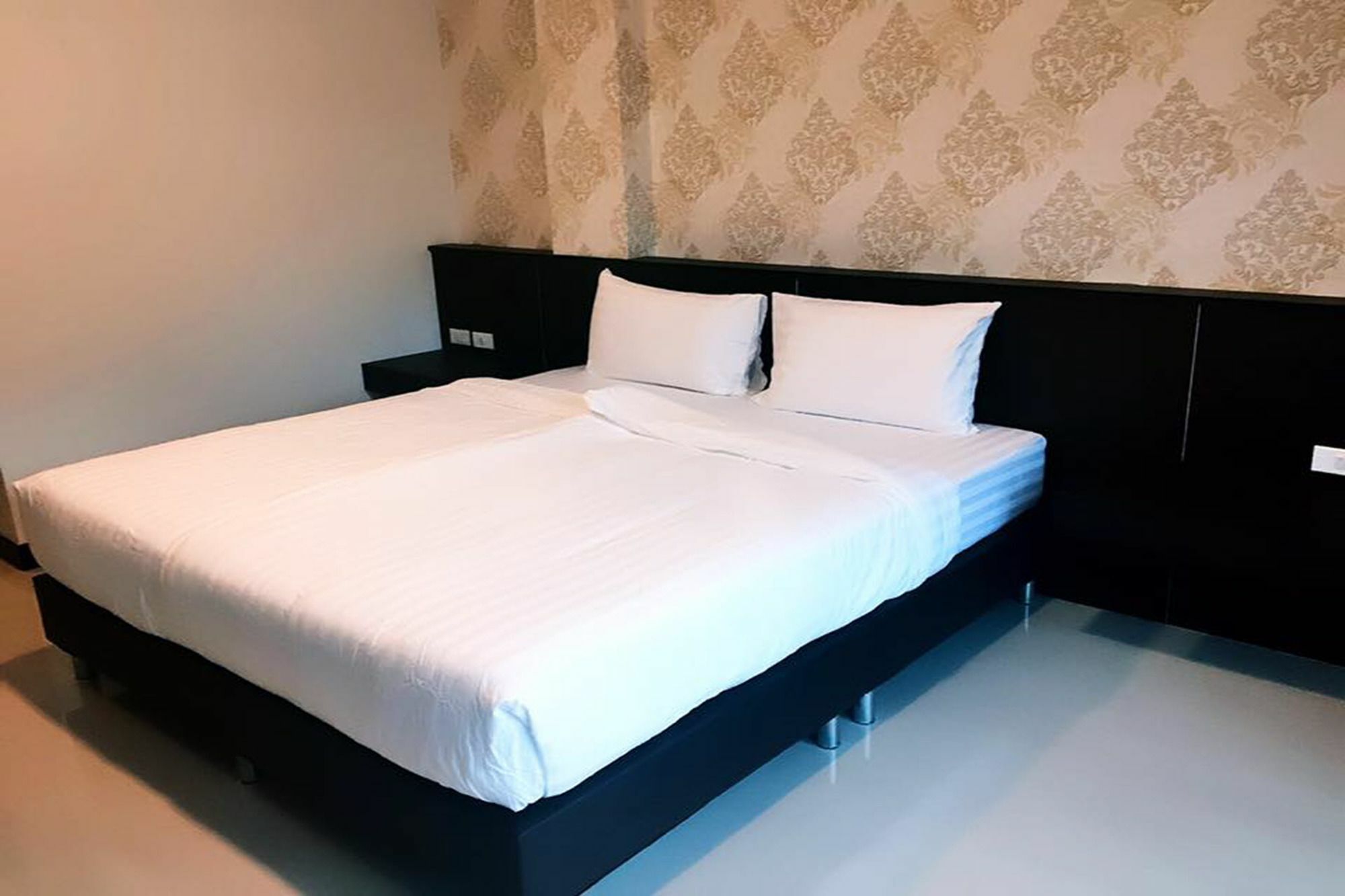 Hotel Trimm à Chanthaburi Extérieur photo