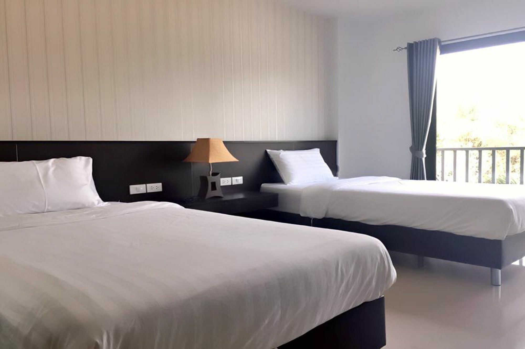 Hotel Trimm à Chanthaburi Extérieur photo
