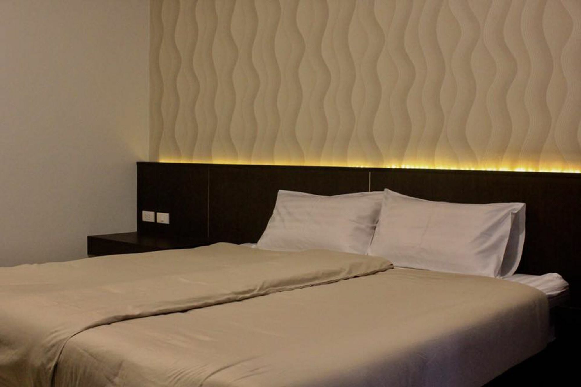 Hotel Trimm à Chanthaburi Extérieur photo