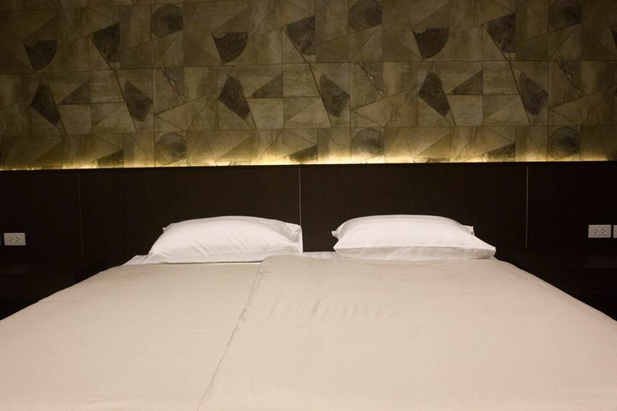 Hotel Trimm à Chanthaburi Extérieur photo
