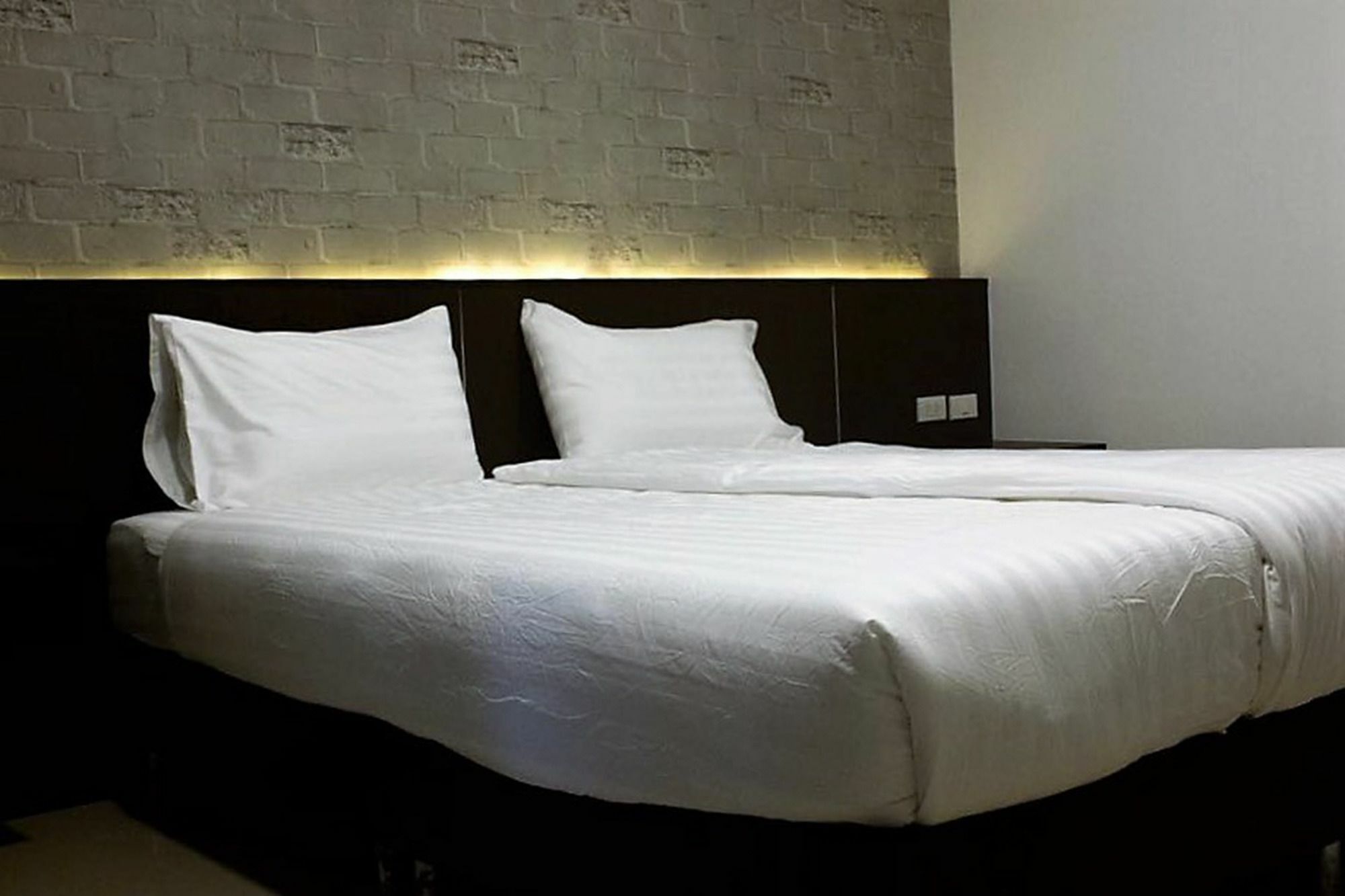 Hotel Trimm à Chanthaburi Extérieur photo